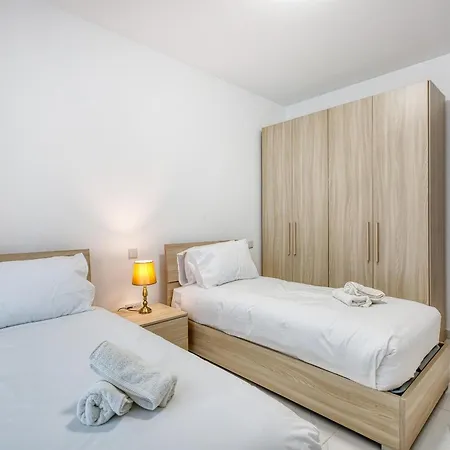 Qawra Fully Equipped Apartments, Opposite The By 360 Estates Сент-Полс-Бей