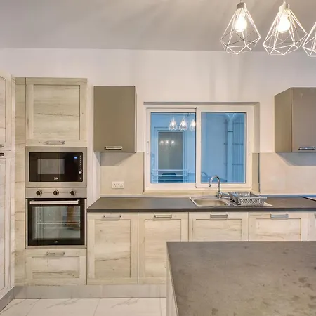 Qawra Fully Equipped Apartments, Opposite The By 360 Estates