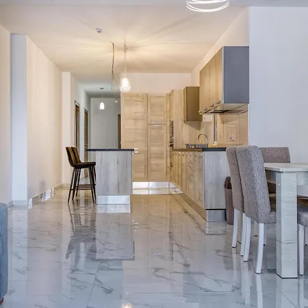 Qawra Fully Equipped Apartments, Opposite The By 360 Estates خليج سانت بول