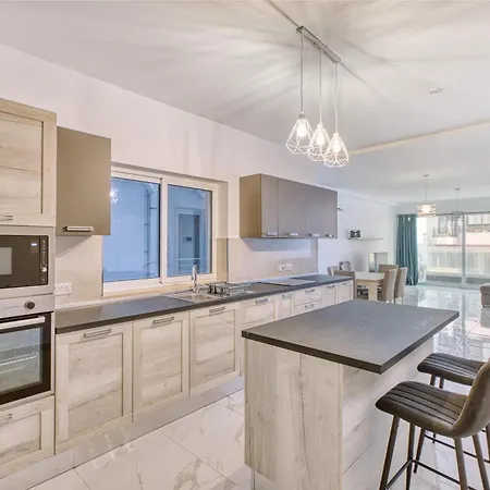 Qawra Fully Equipped Apartments, Opposite The By 360 Estates