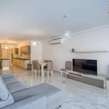 Qawra Fully Equipped Apartments, Opposite The By 360 Estates شقة خليج سانت بول