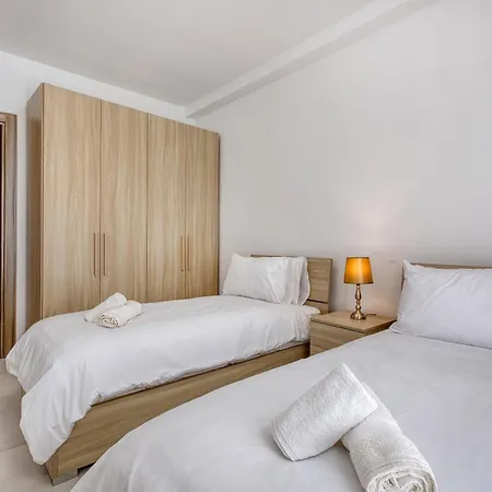 Qawra Fully Equipped Apartments, Opposite The By 360 Estates * خليج سانت بول