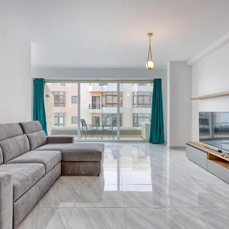 Qawra Fully Equipped Apartments, Opposite The By 360 Estates Апартаменты