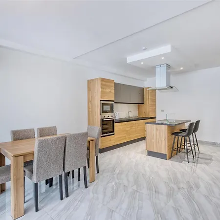Qawra Fully Equipped Apartments, Opposite The By 360 Estates خليج سانت بول