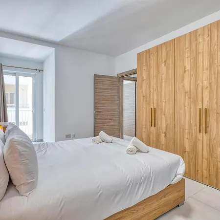 Qawra Fully Equipped Apartments, Opposite The By 360 Estates *