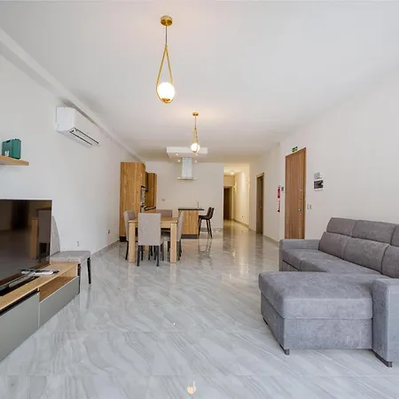 Qawra Fully Equipped Apartments, Opposite The By 360 Estates شقة خليج سانت بول