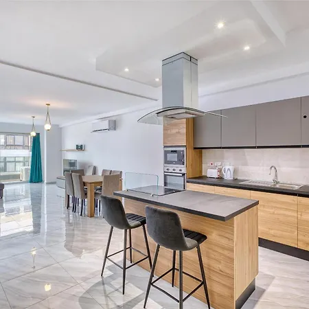 Апартаменты Qawra Fully Equipped Apartments, Opposite The By 360 Estates Сент-Полс-Бей