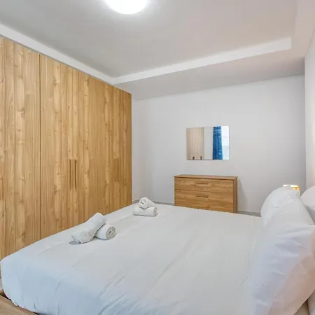 Qawra Fully Equipped Apartments, Opposite The By 360 Estates