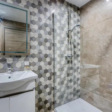 Qawra Fully Equipped Apartments, Opposite The By 360 Estates Apartman *