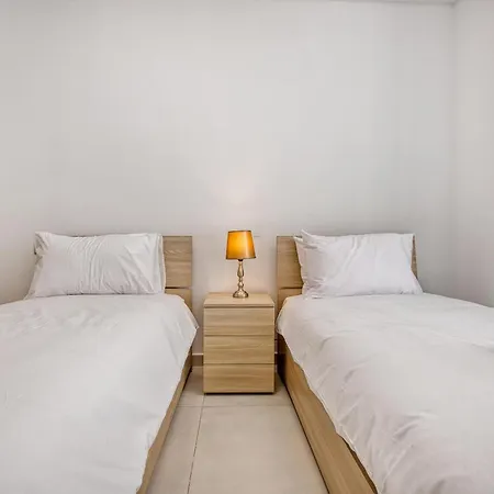 Qawra Fully Equipped Apartments, Opposite The By 360 Estates *