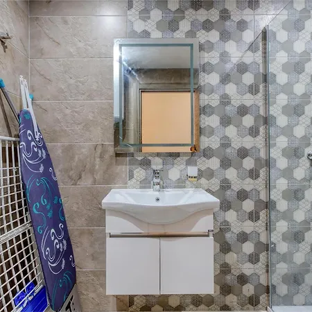 Qawra Fully Equipped Apartments, Opposite The By 360 Estates סיינט פול ביי