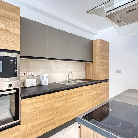 Qawra Fully Equipped Apartments, Opposite The By 360 Estates דירה סיינט פול ביי