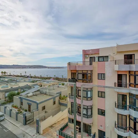 Qawra Fully Equipped Apartments, Opposite The By 360 Estates Apartman