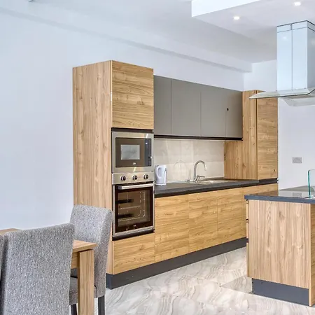 Qawra Fully Equipped Apartments, Opposite The By 360 Estates דירה סיינט פול ביי