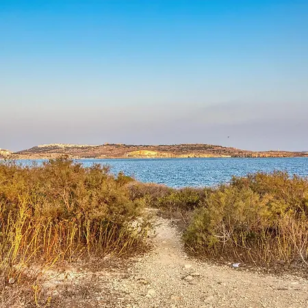 Qawra Fully Equipped Apartments, Opposite The By 360 Estates * סיינט פול ביי