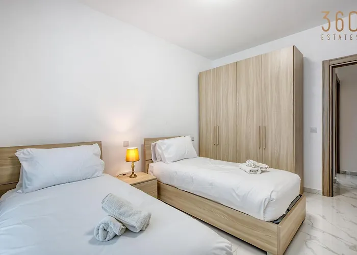 Qawra Fully Equipped Apartments, Opposite The By 360 Estates St. Paul's Bay