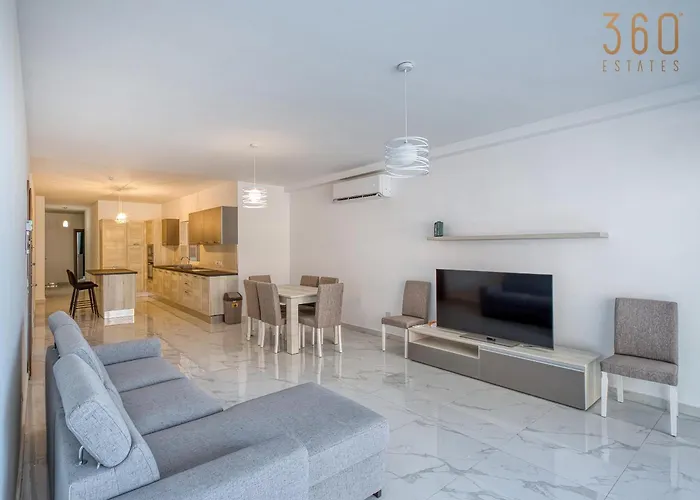 Qawra Fully Equipped Apartments, Opposite The By 360 Estates Apartment St. Paul's Bay