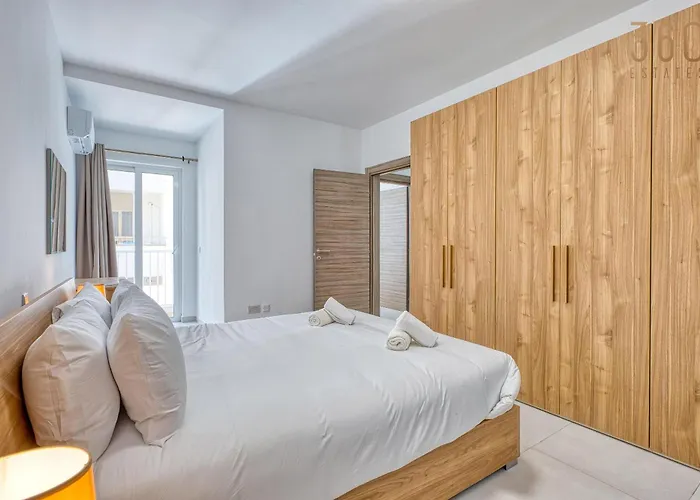 Qawra Fully Equipped Apartments, Opposite The By 360 Estates *