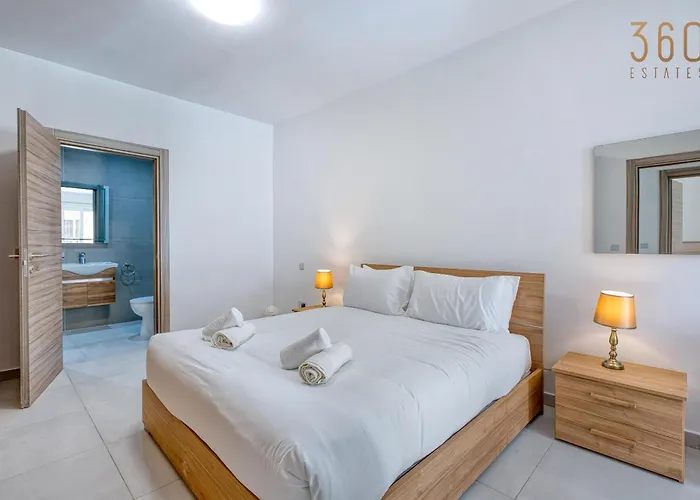 Qawra Fully Equipped Apartments, Opposite The By 360 Estates St. Paul's Bay