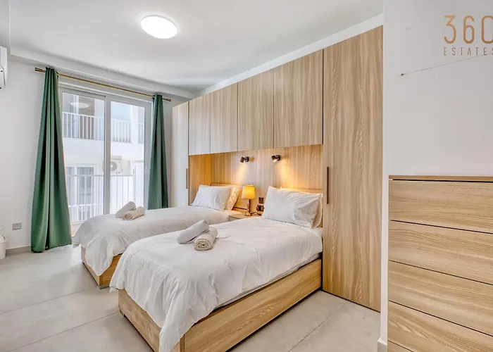 Qawra Fully Equipped Apartments, Opposite The By 360 Estates Apartment