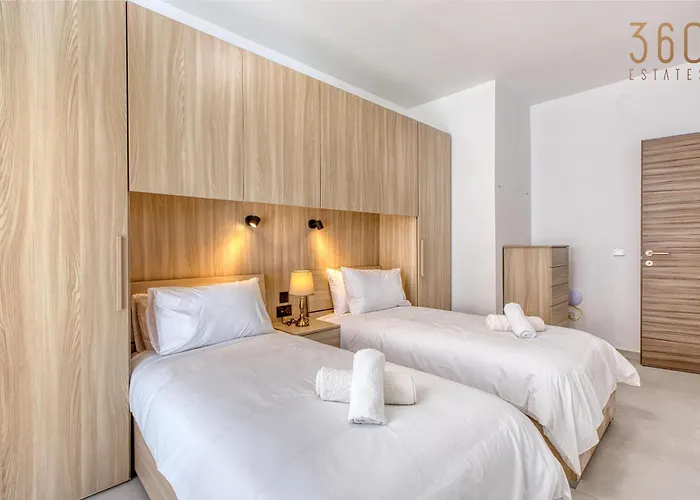 Qawra Fully Equipped Apartments, Opposite The By 360 Estates Apartment