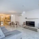 Qawra Fully Equipped Apartments, Opposite The By 360 Estates Apartment St. Paul's Bay