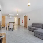 Qawra Fully Equipped Apartments, Opposite The By 360 Estates St. Paul's Bay