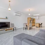 Qawra Fully Equipped Apartments, Opposite The By 360 Estates St. Paul's Bay