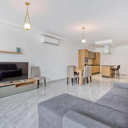 Qawra Fully Equipped Apartments, Opposite The By 360 Estates 圣保罗湾城